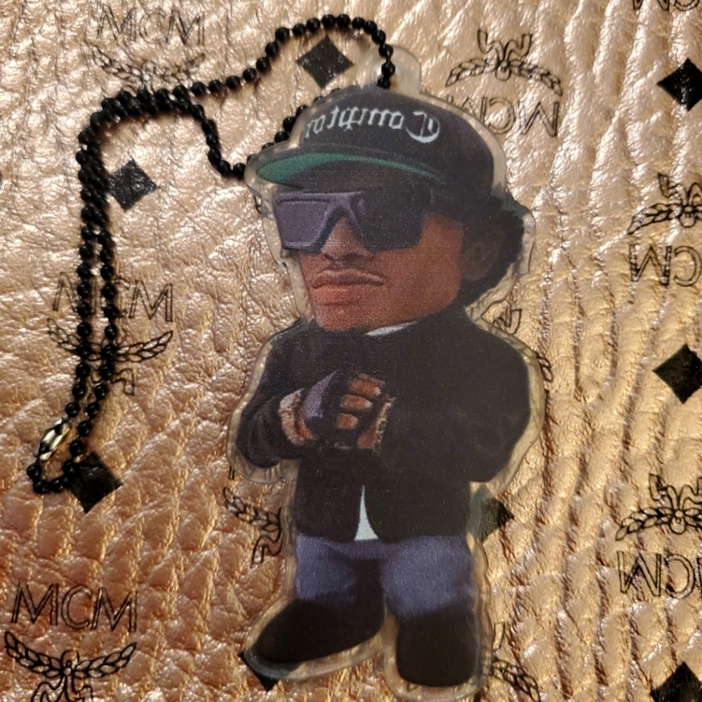 EASY E -NWA- RAPPERS OF THE 90'S DOUBLE-SIDED PENDENT/ KEY CHAIN